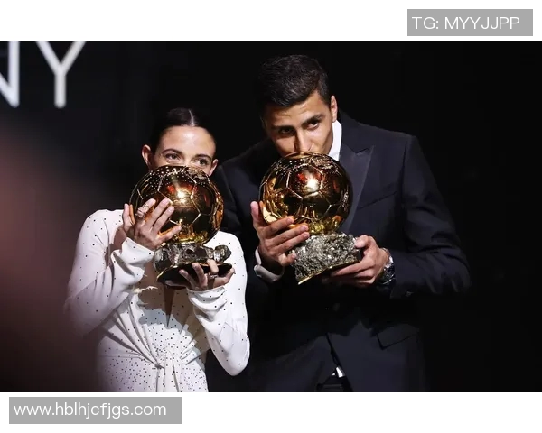 足球明星亲吻金球瞬间汇总精彩视频集锦分享