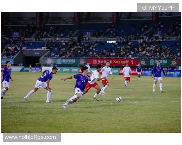 足球明星之间的友谊探讨他们在场上场下的真实关系与互动